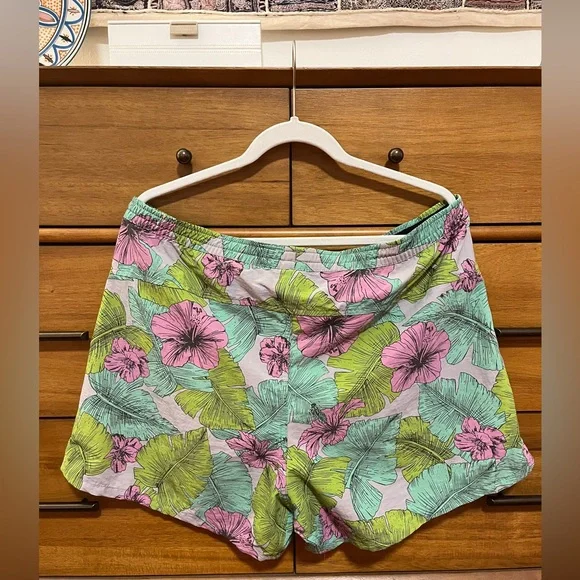 Patagonia Best Fronds Hibiscus Print Baggies 5 inch inseam Size Large - Picture 2 of 8
